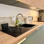 Nikaia - 2br Close To Everything Nice