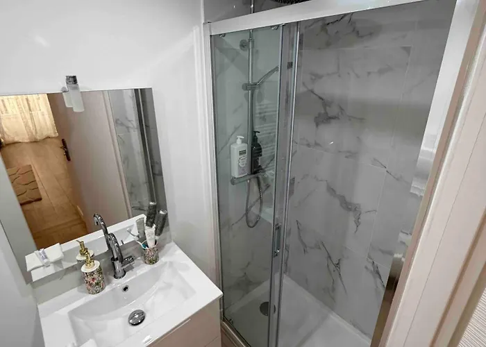 Nikaia - 2br Close To Everything