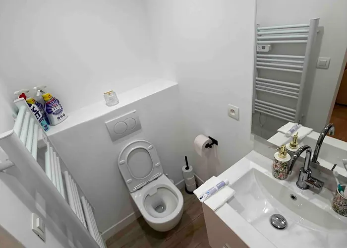 Nikaia - 2br Close To Everything Appartamento