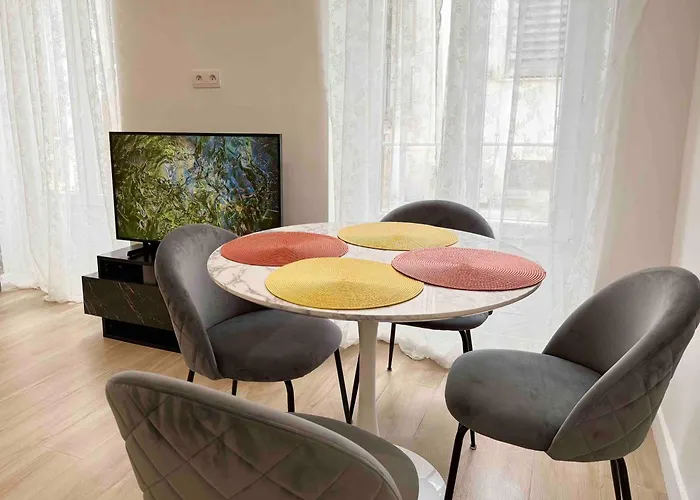 Nikaia - 2br Close To Everything Appartamento *