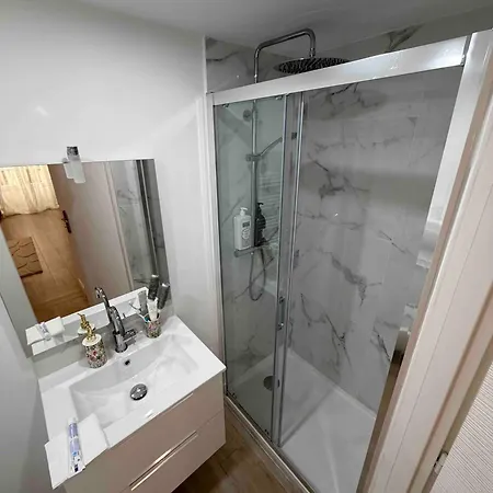 Nikaia - 2br Close To Everything